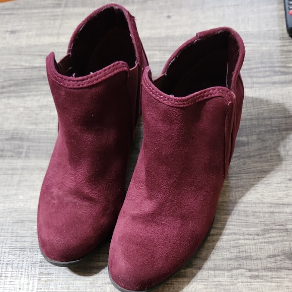Maurices Deep Burgundy Ankle Booties - Picture 1 of 7